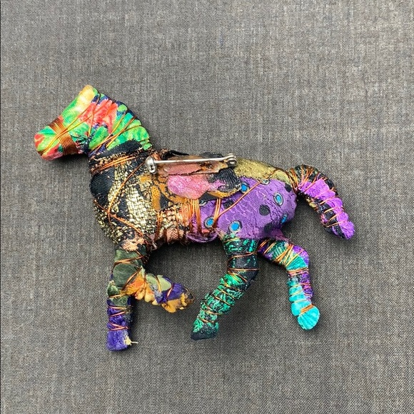 Vintage Galloping Horse Pin - Picture 4 of 6